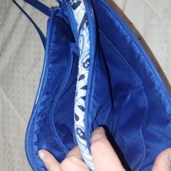 Vera Bradley blue floral cross body bag - Picture 8 of 10